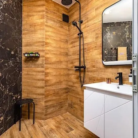 Apollo Close To Medical * بلوفديف