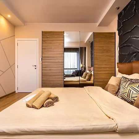 Apartment Apollo Close To Medical